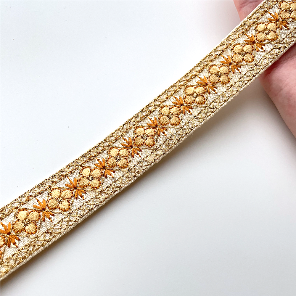 775 【 幅：2.5cm 】 インド刺繍リボン　イエロー　布地　オレンジ　ゴールド