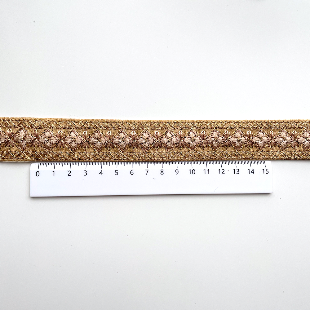 776 【 幅：2.5cm 】 インド刺繍リボン　ベージュ　布地　グレージュ　ゴールド
