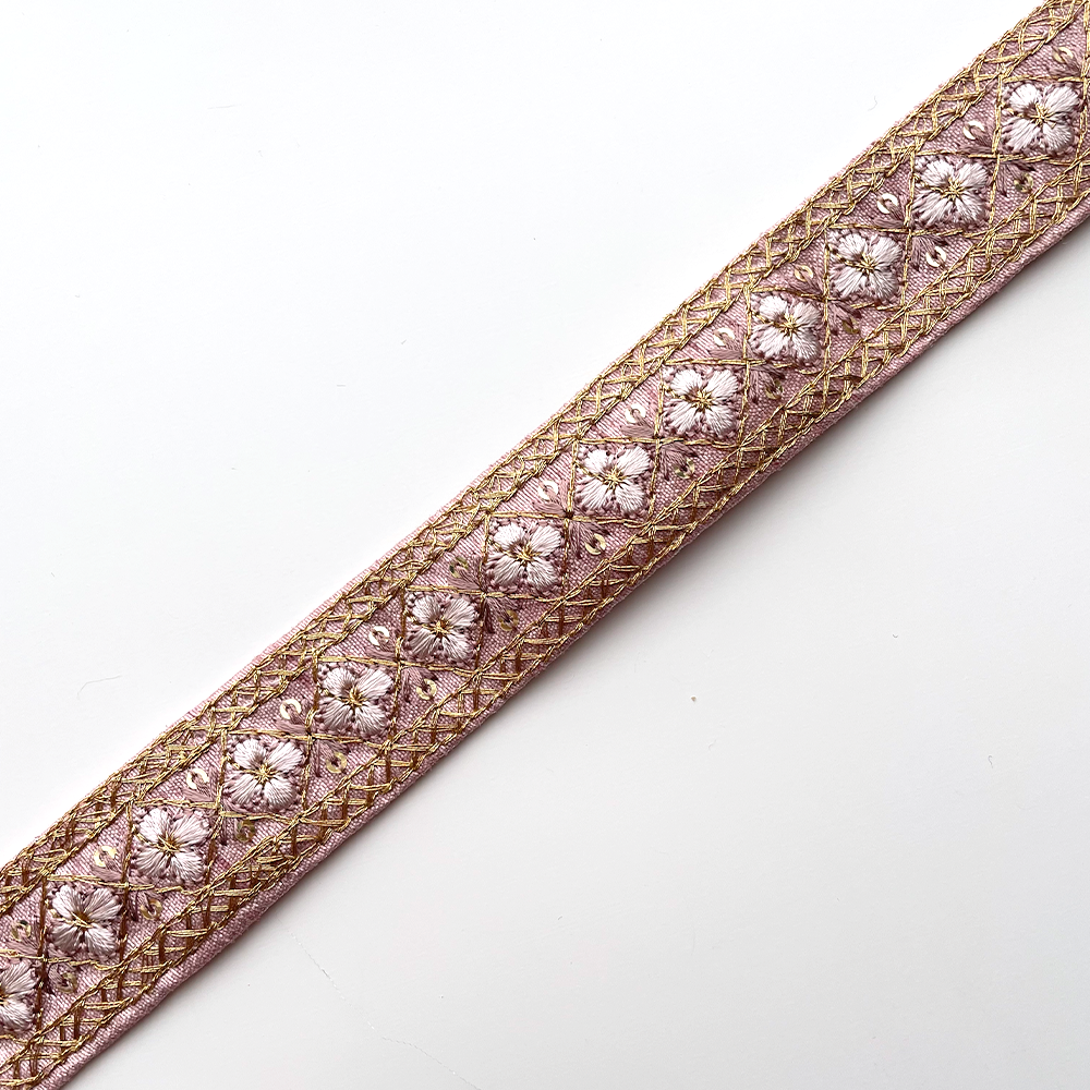 779 【 幅：2.5cm 】 インド刺繍リボン　ピンク　布地　パープル　ゴールド