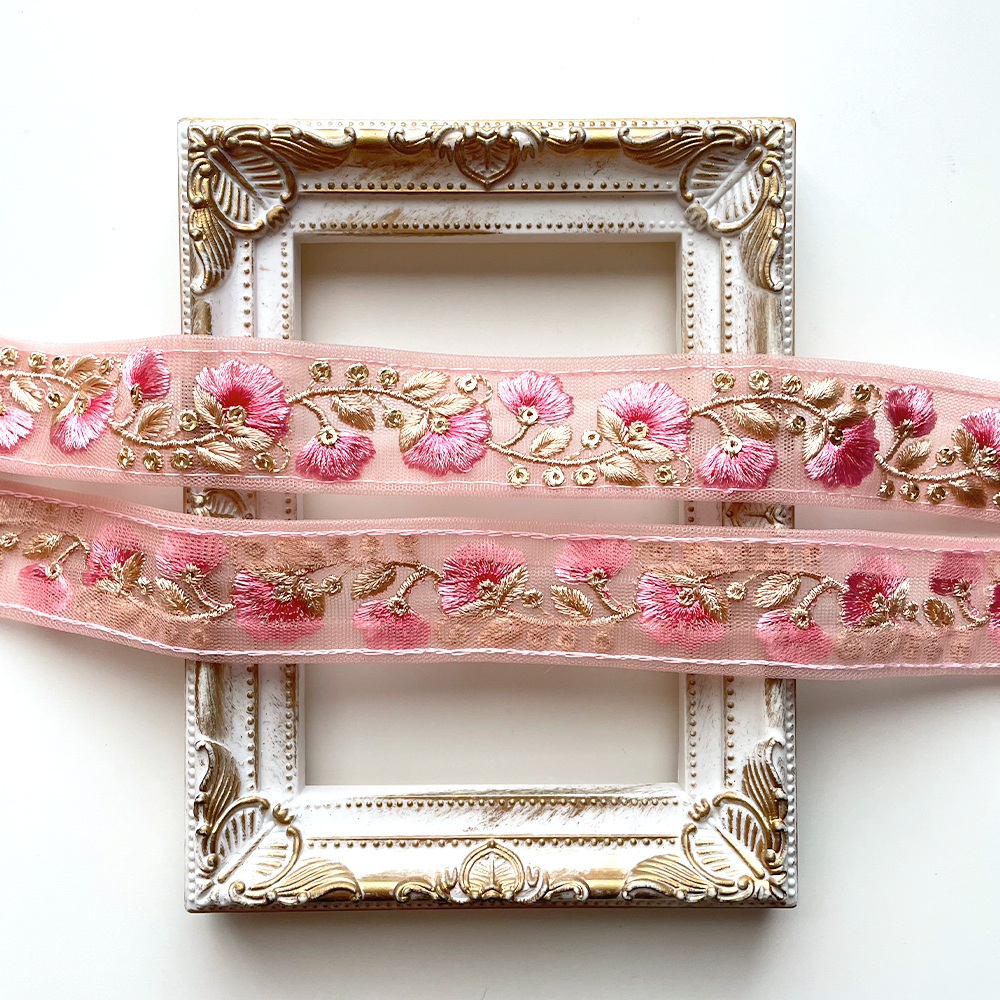 784 【 幅：3cm 】 インド刺繍リボン　サクラ　チュール　ゴールド