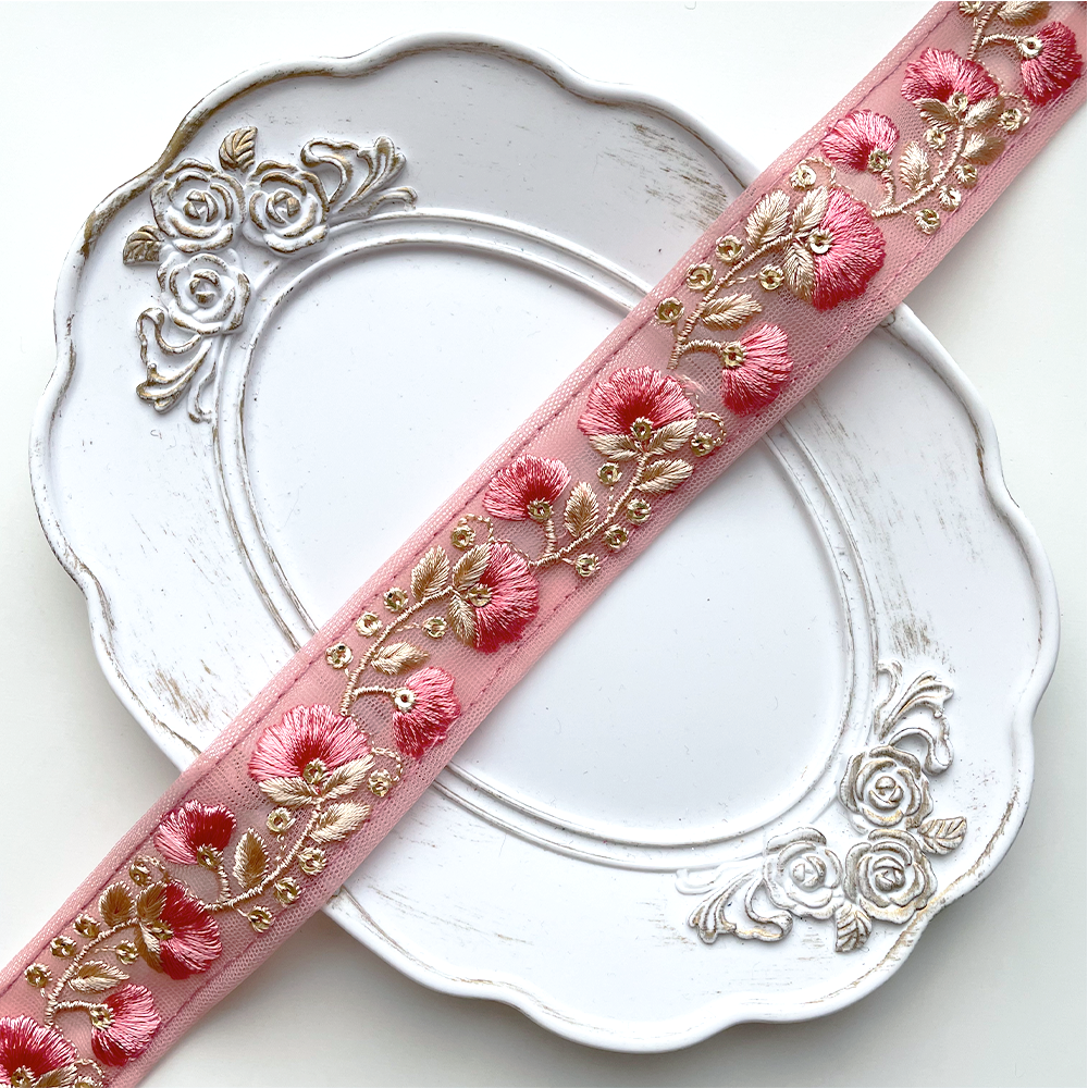 785 【 幅：3cm 】 インド刺繍リボン　ピーチ　チュール　ゴールド