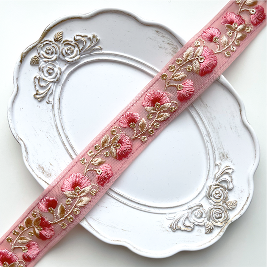 785 【 幅：3cm 】 インド刺繍リボン　ピーチ　チュール　ゴールド