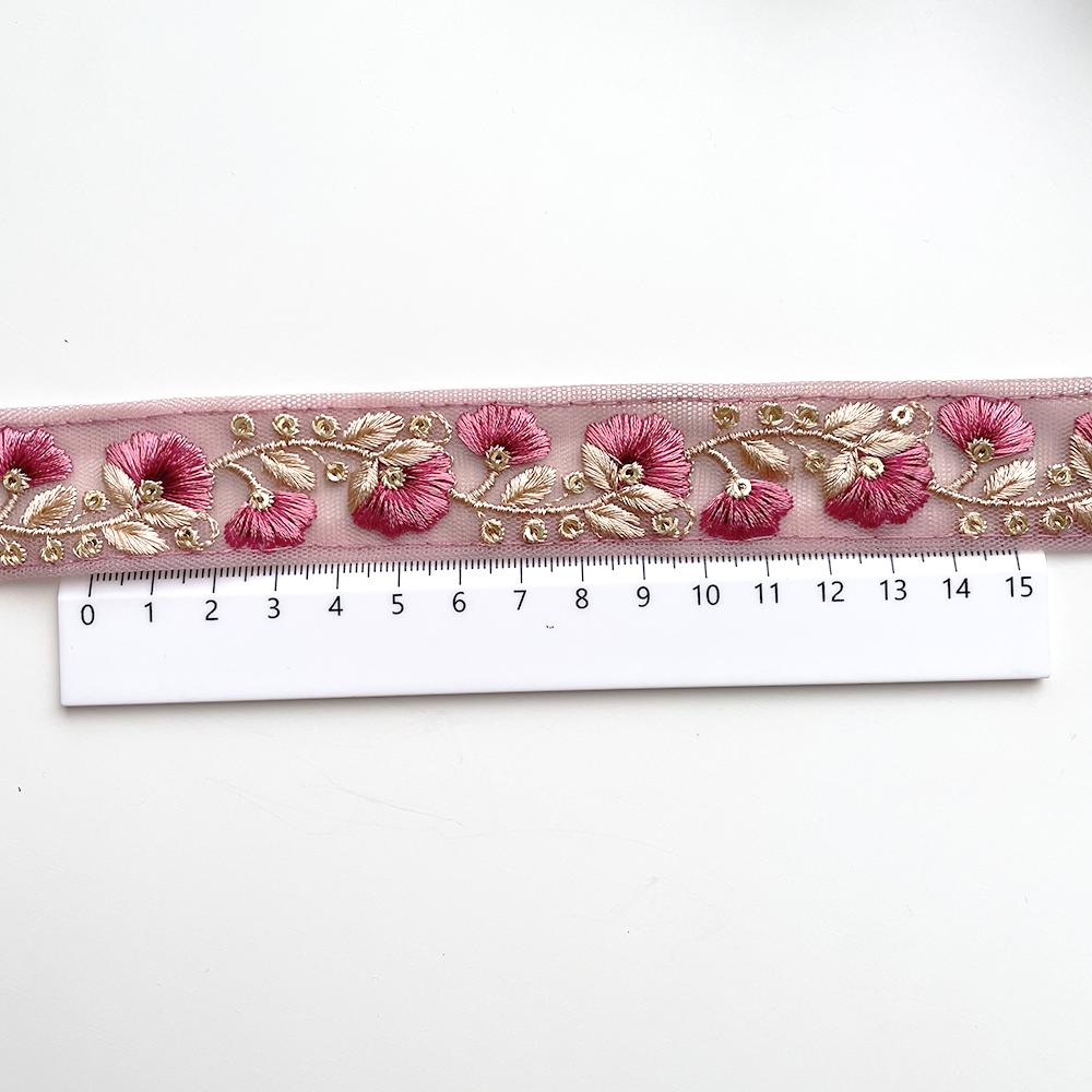 788 【 幅：3cm 】 インド刺繍リボン　ダスティライラック　チュール　ゴールド