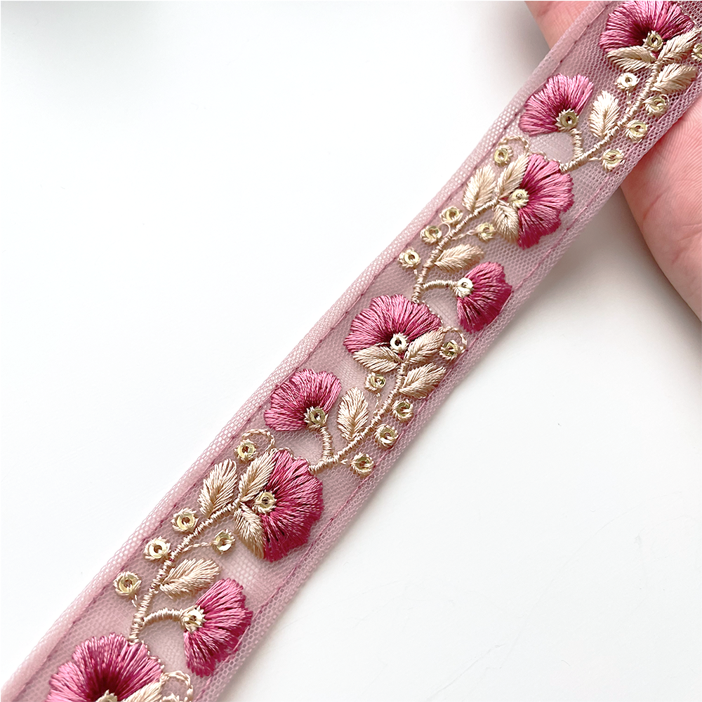 788 【 幅：3cm 】 インド刺繍リボン　ダスティライラック　チュール　ゴールド