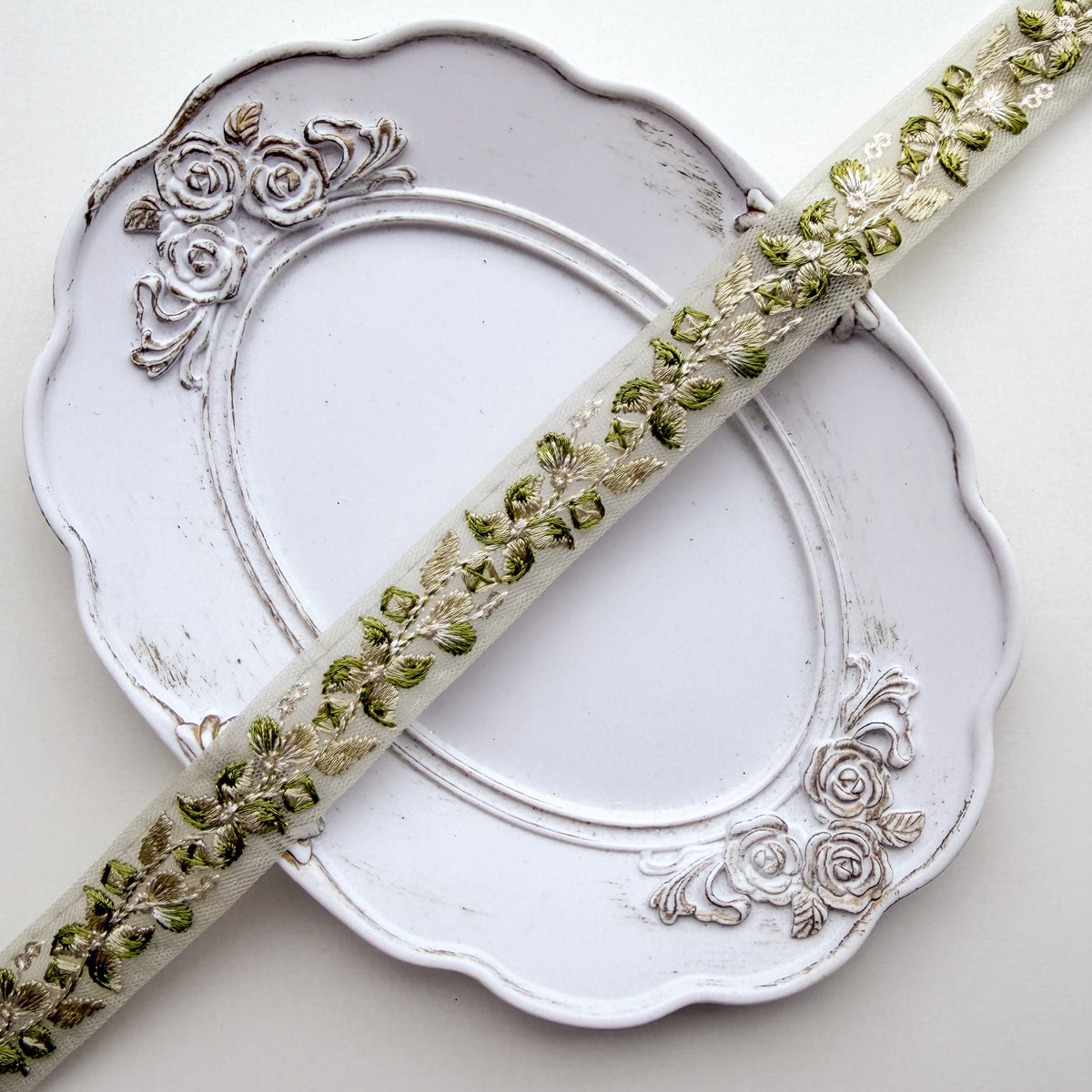 S420 インド刺繍リボン 2.5cm幅 チュール