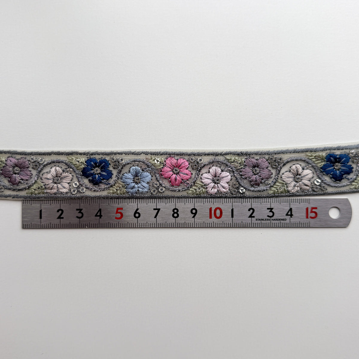 S419 インド刺繍リボン 2.5cm幅 チュール