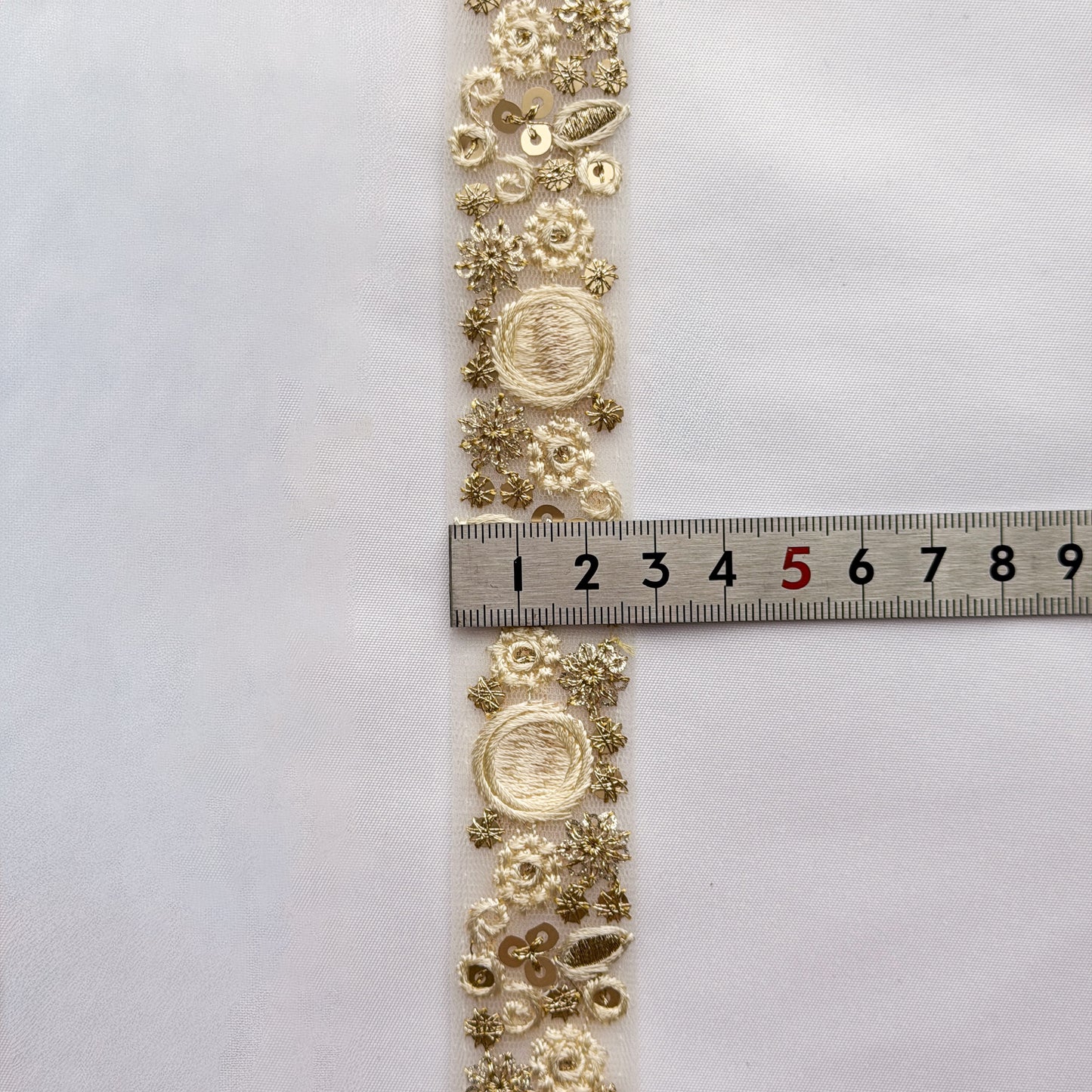 S414 インド刺繍リボン 2.5cm幅 チュール