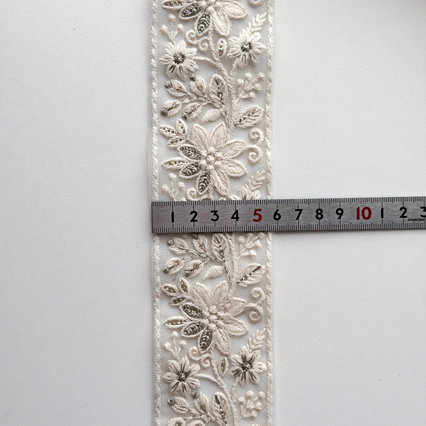 S399 インド刺繍リボン 6cm幅 チュール