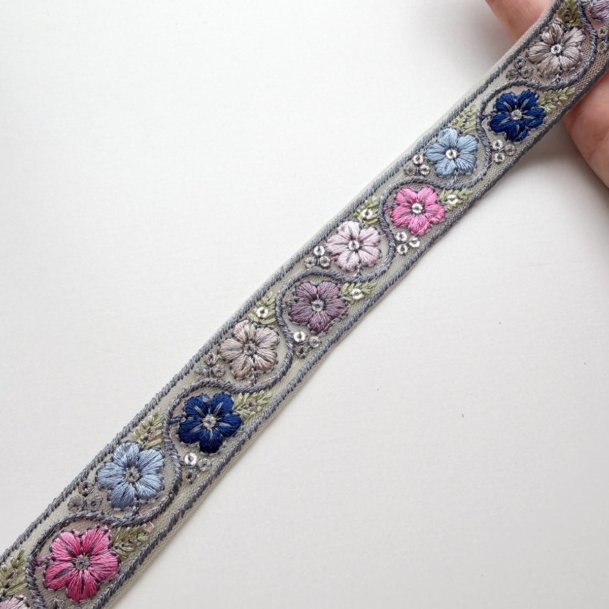 S419 インド刺繍リボン 2.5cm幅 チュール