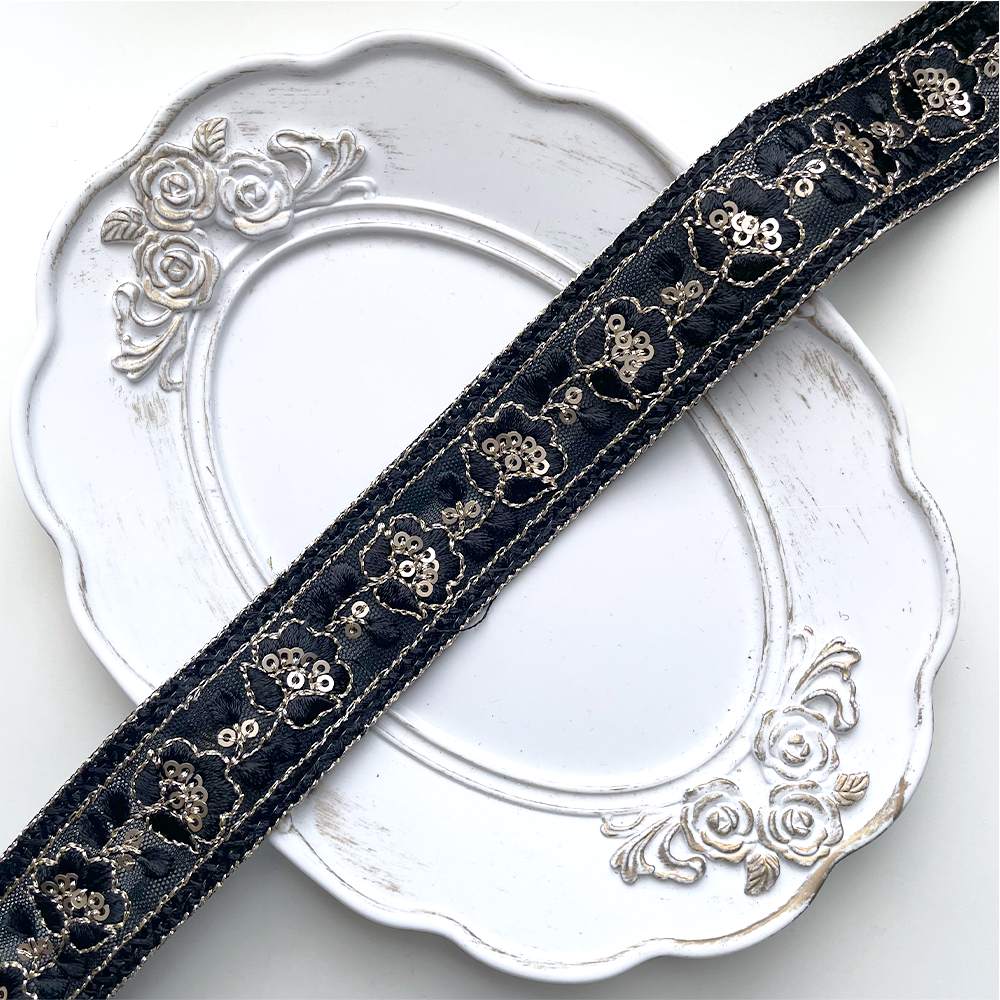 801 【 幅：3cm 】 インド刺繍リボン　ブラック　チュール　ゴールド