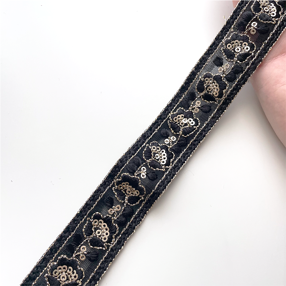 801 【 幅：3cm 】 インド刺繍リボン　ブラック　チュール　ゴールド