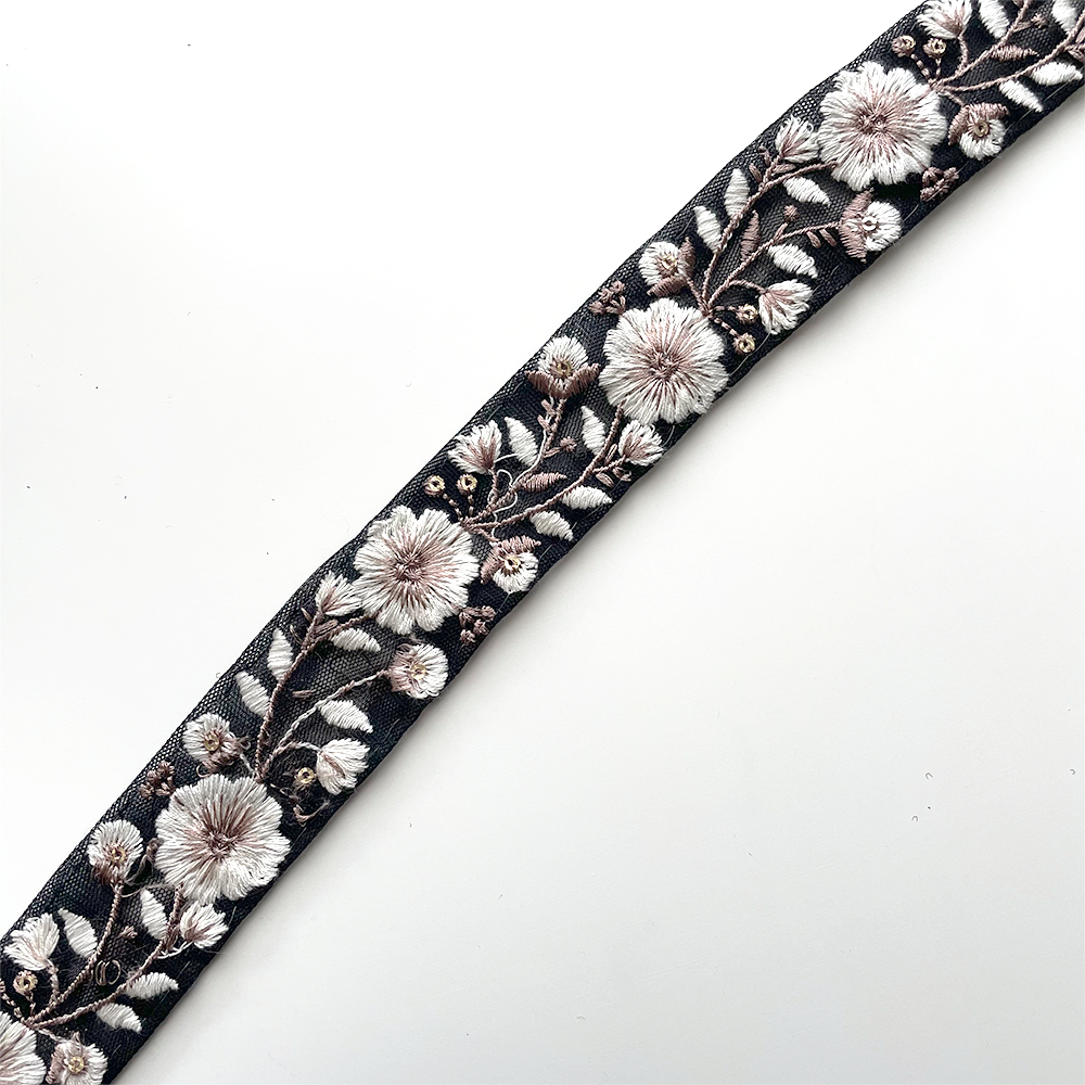 809 【 幅：3.5cm 】 インド刺繍リボン　ブラック　チュール　ホワイト　グレージュ