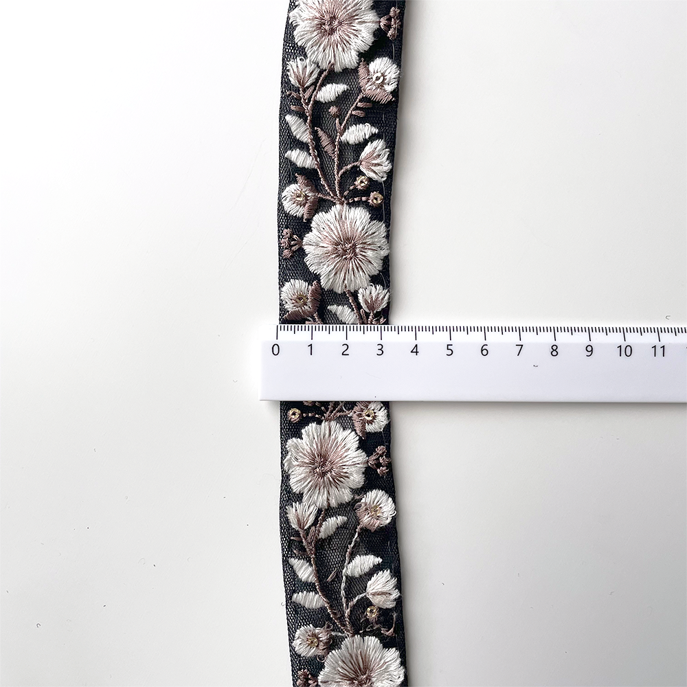 809 【 幅：3.5cm 】 インド刺繍リボン　ブラック　チュール　ホワイト　グレージュ