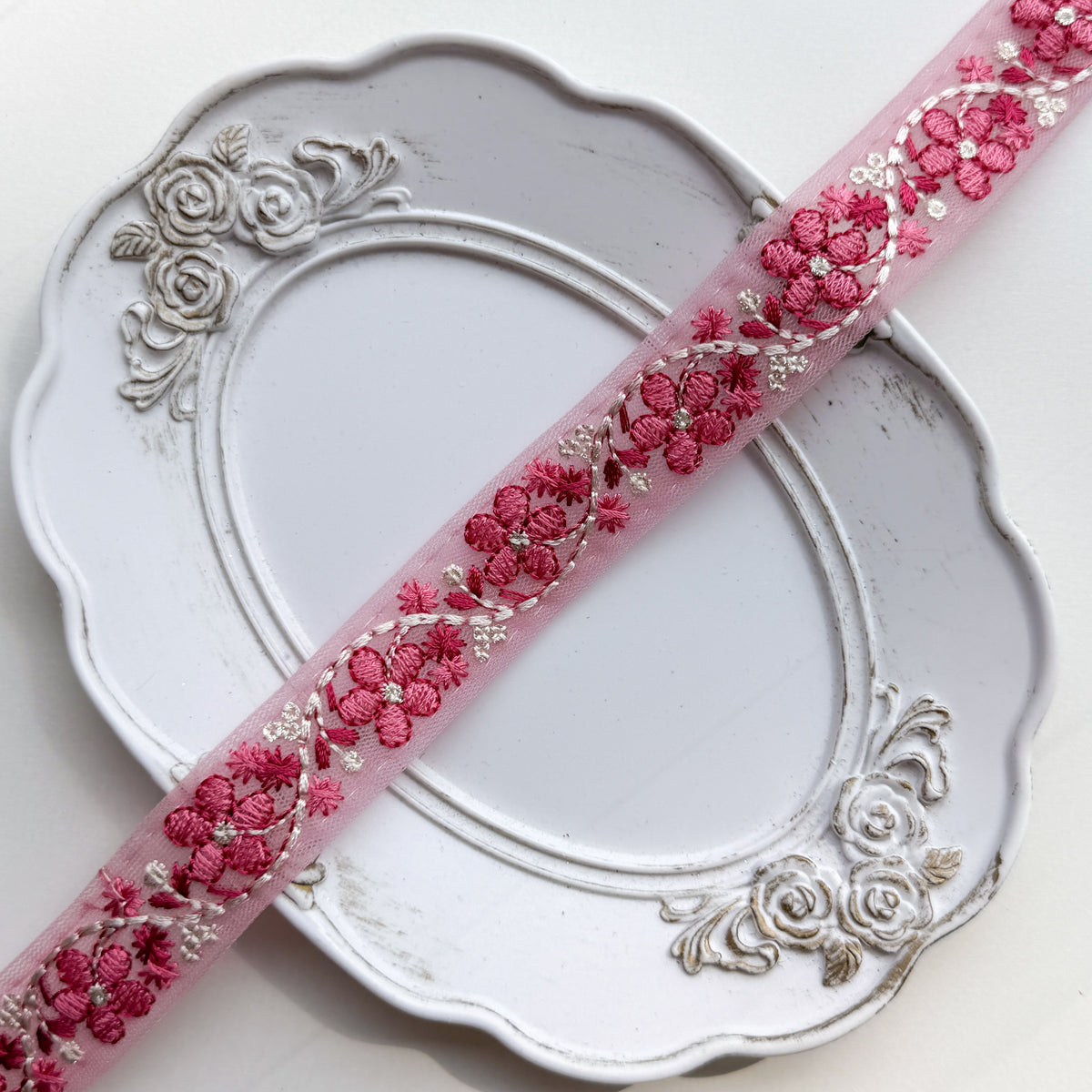 S417 インド刺繍リボン 2.5cm幅 チュール