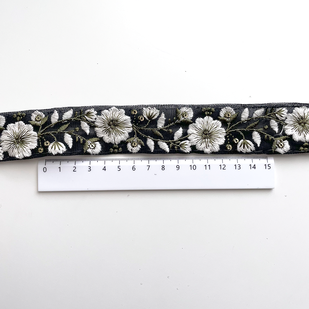 810 【 幅：3.5cm 】 インド刺繍リボン　ブラック　チュール　ホワイト　グリーン
