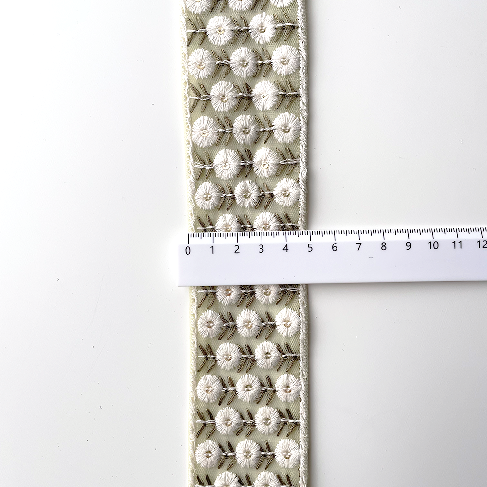 847 【 幅：5cm 】 インド刺繍リボン　グリーン　チュール　ホワイト