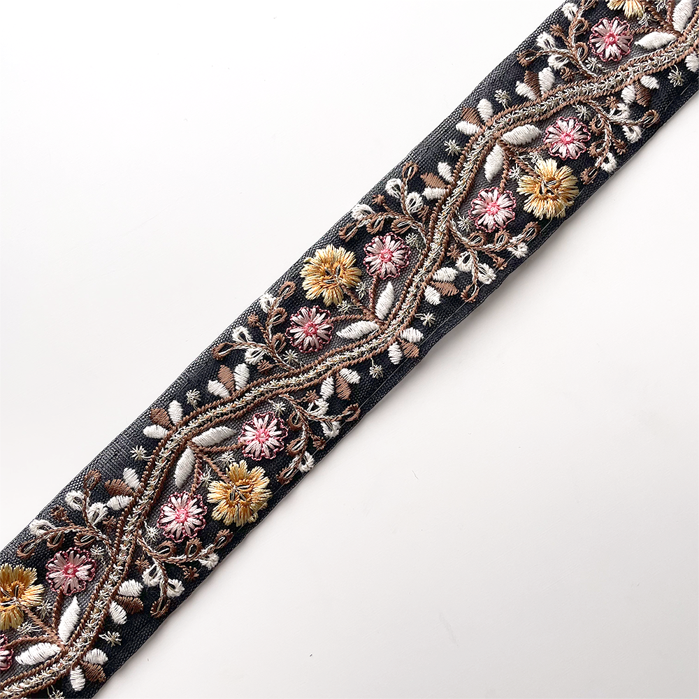 854 【 幅：4.5cm 】 インド刺繍リボン　ブラック　チュール　イエロー　ピンク