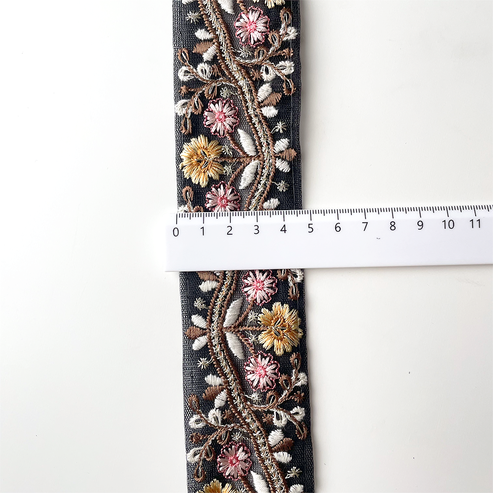 854 【 幅：4.5cm 】 インド刺繍リボン　ブラック　チュール　イエロー　ピンク