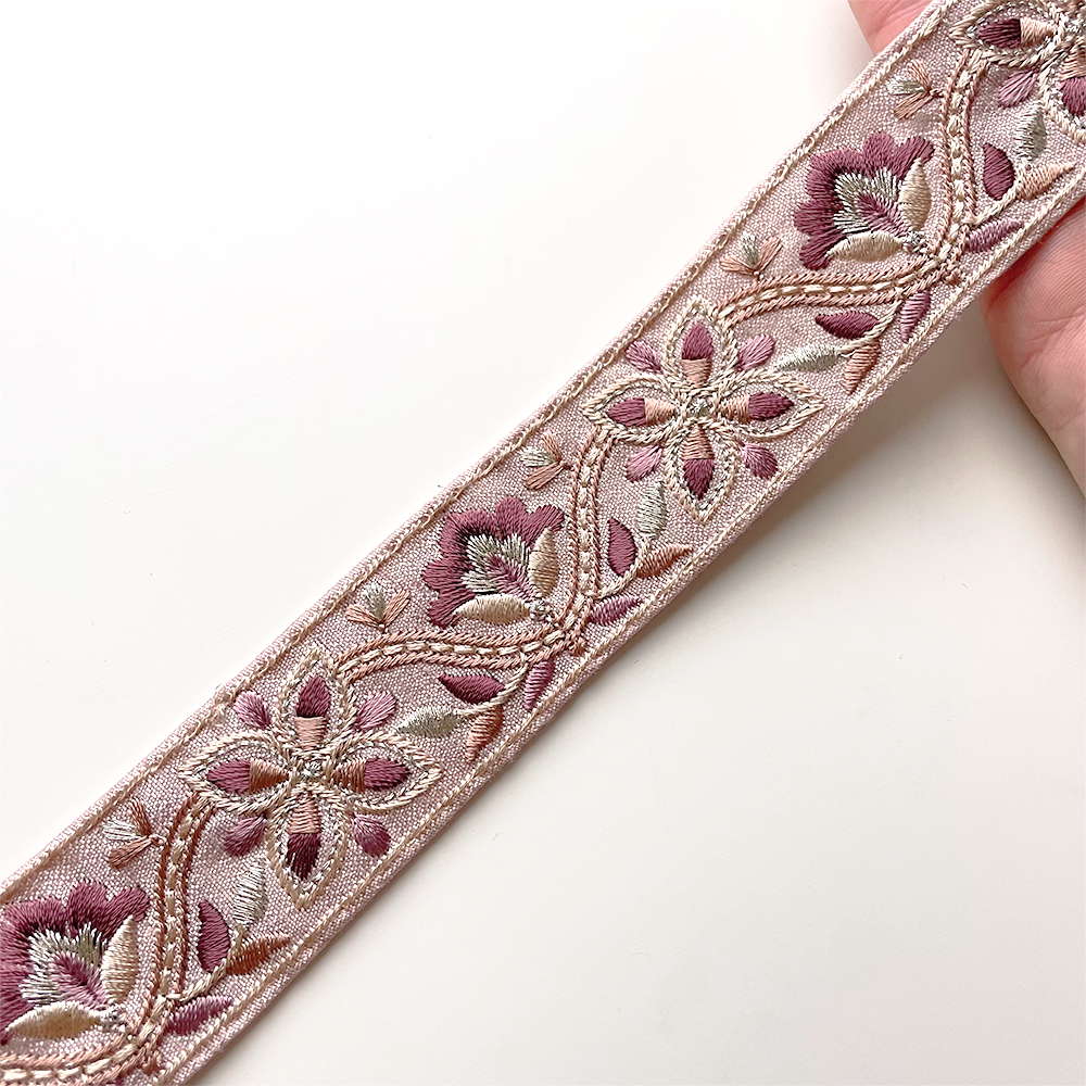 856 【 幅：3.5cm 】 インド刺繍リボン　ピンク　布地　ローズ