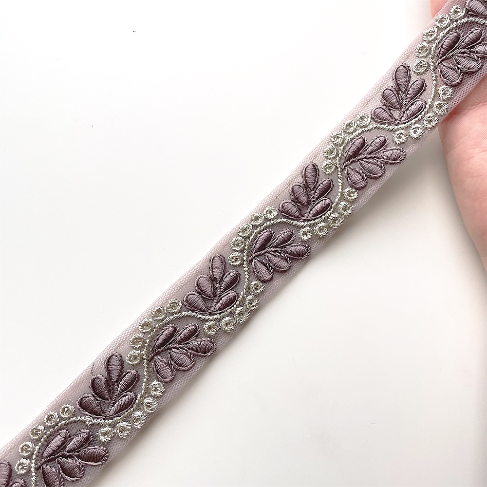 872 【 幅：2.5cm 】 インド刺繍リボン　モカブラウン　チュール　ゴールド