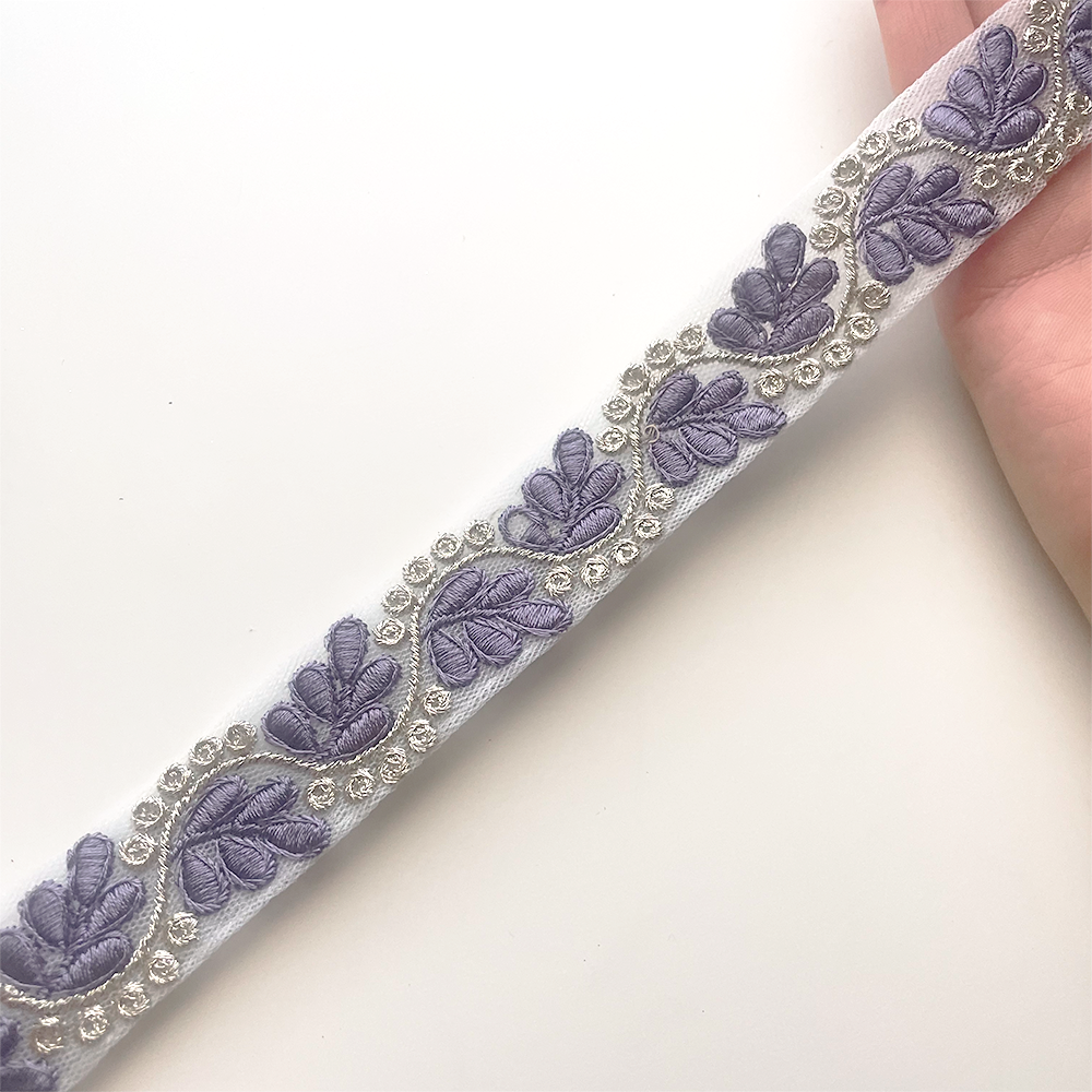 873 【 幅：2.5cm 】 インド刺繍リボン　ベビーブルー　チュール　ゴールド　パープル