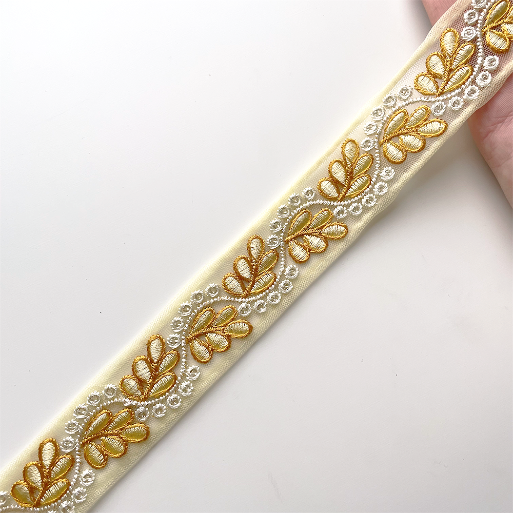 878 【 幅：2.5cm 】 インド刺繍リボン　イエロー　チュール　