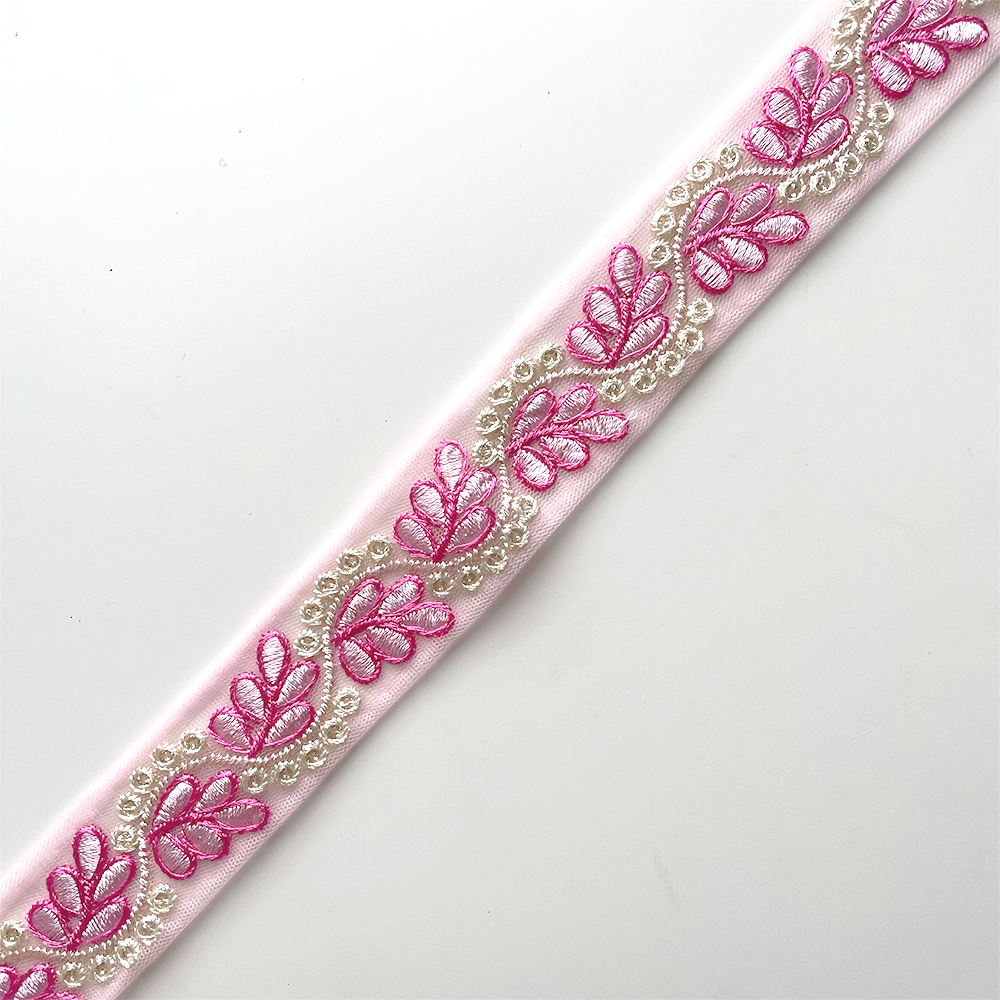 882 【 幅：2.5cm 】 インド刺繍リボン　ピンク　チュール　
