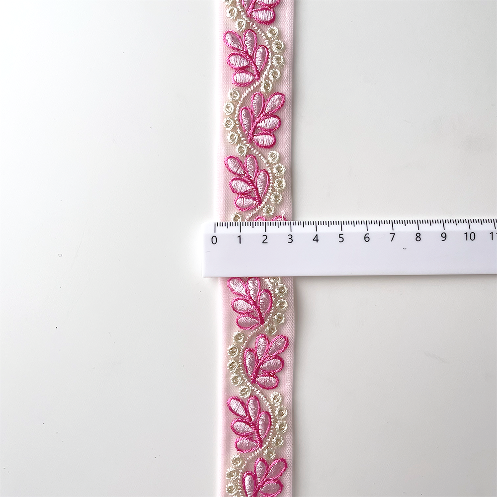 882 【 幅：2.5cm 】 インド刺繍リボン　ピンク　チュール　