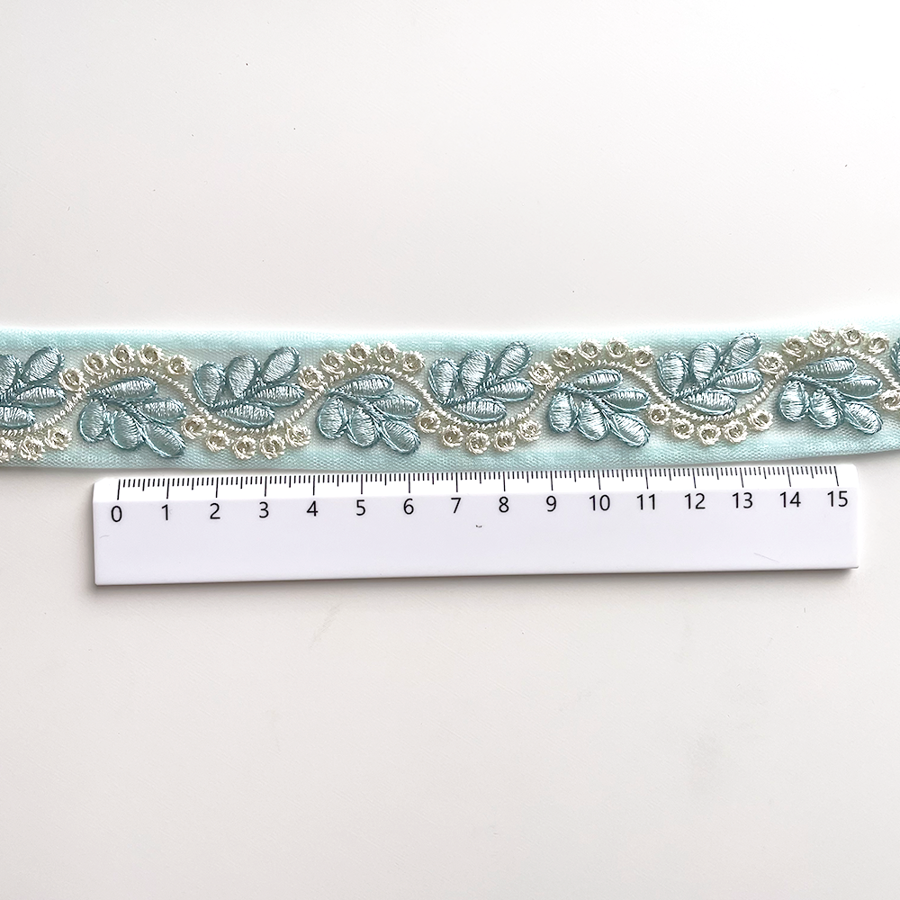 885 【 幅：2.5cm 】 インド刺繍リボン　スノーブルー　チュール　