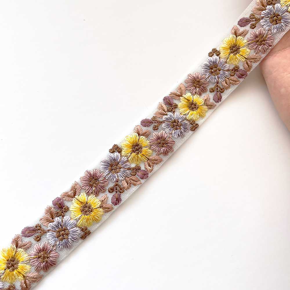 897 【 幅：3cm 】 インド刺繍リボン　ベビーブルー　チュール　イエロー　パープル　くすみピンク