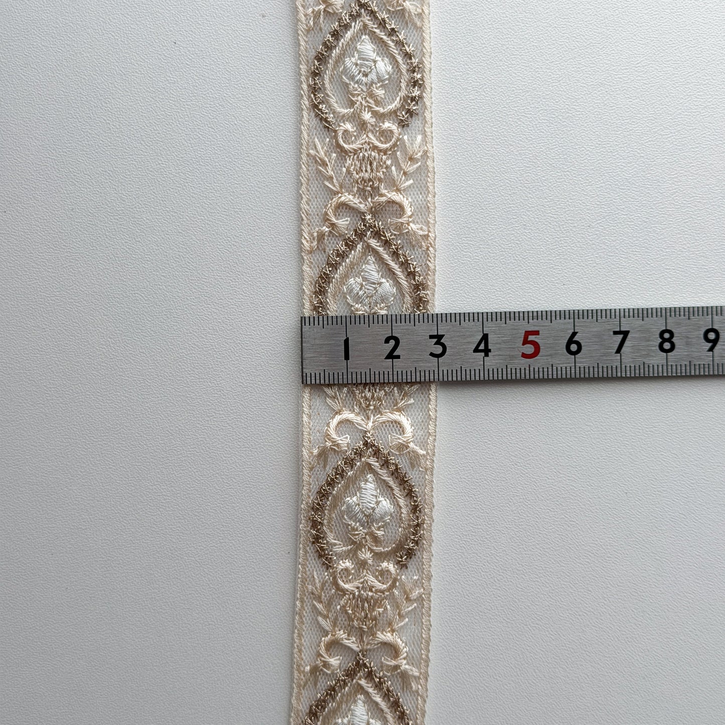 S365 インド刺繍リボン 3cm幅 チュール