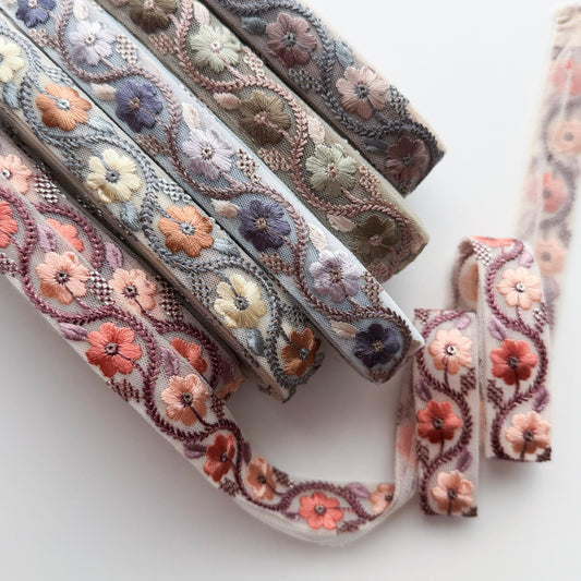 S310 インド刺繍リボン 2.2cm幅 チュール ガーランドフラワー