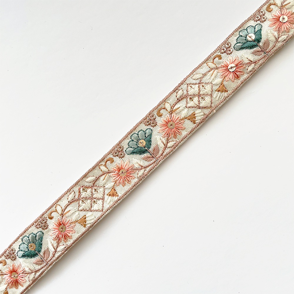 905 【 幅：3cm 】 インド刺繍リボン　ミント　布地　サーモン　グリーン