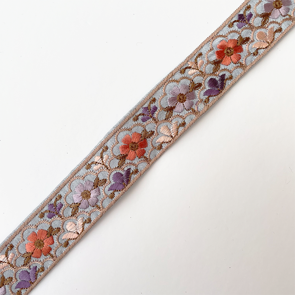 923 【 幅：3cm 】 インド刺繍リボン　ブルー　布地　サーモン　パープル　クリーム