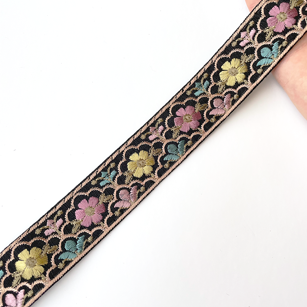 924 【 幅：3cm 】 インド刺繍リボン　ブラック　布地　イエロー　ブルー　ピンク