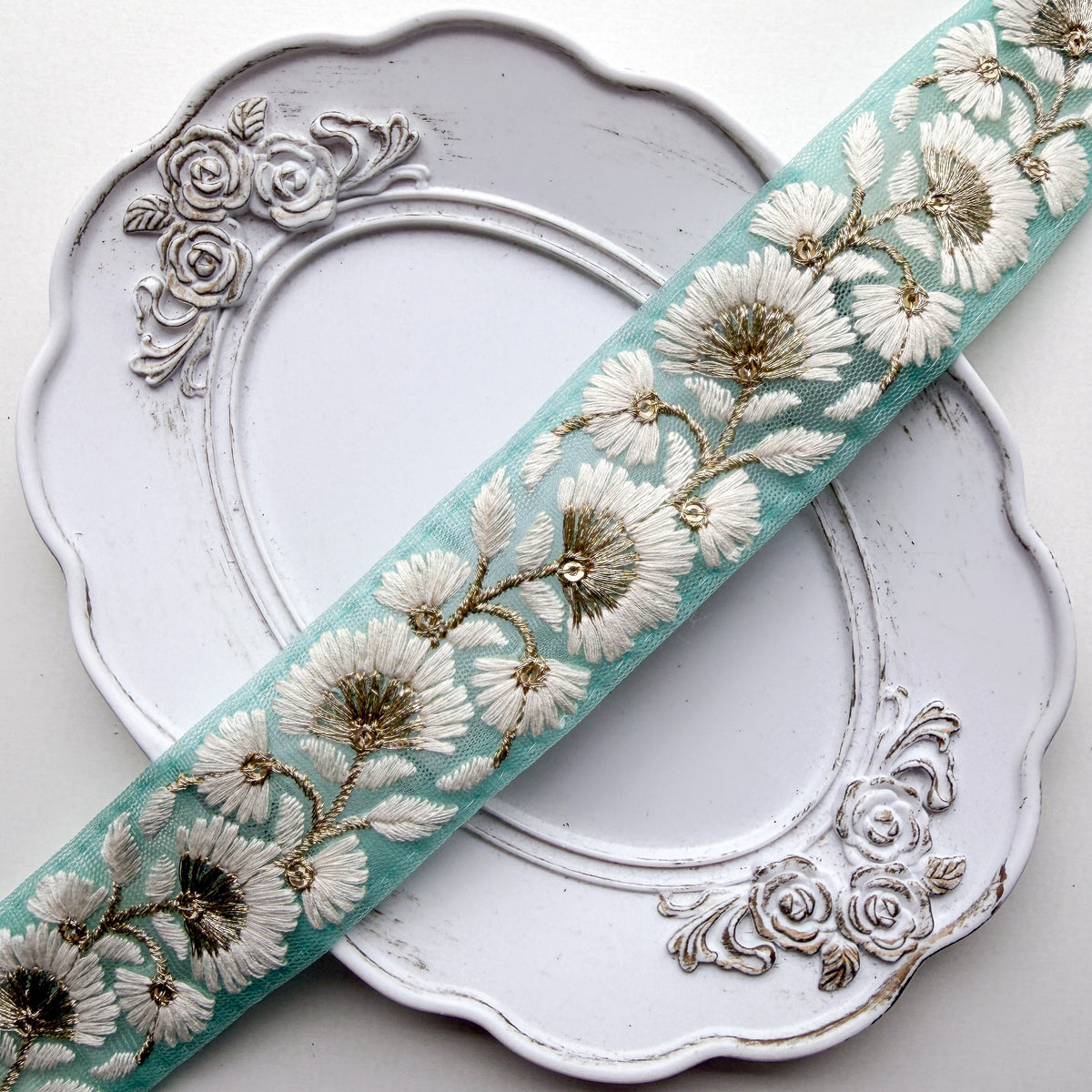 S421 インド刺繍リボン 3.5cm幅 チュール
