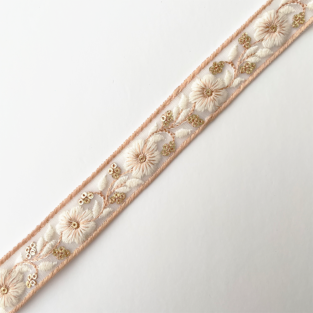951 【 幅：2.5cm 】 インド刺繍リボン　ホワイト　チュール　クリーム　ベージュ　ホワイト