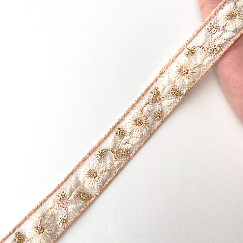 951 【 幅：2.5cm 】 インド刺繍リボン　ホワイト　チュール　クリーム　ベージュ　ホワイト