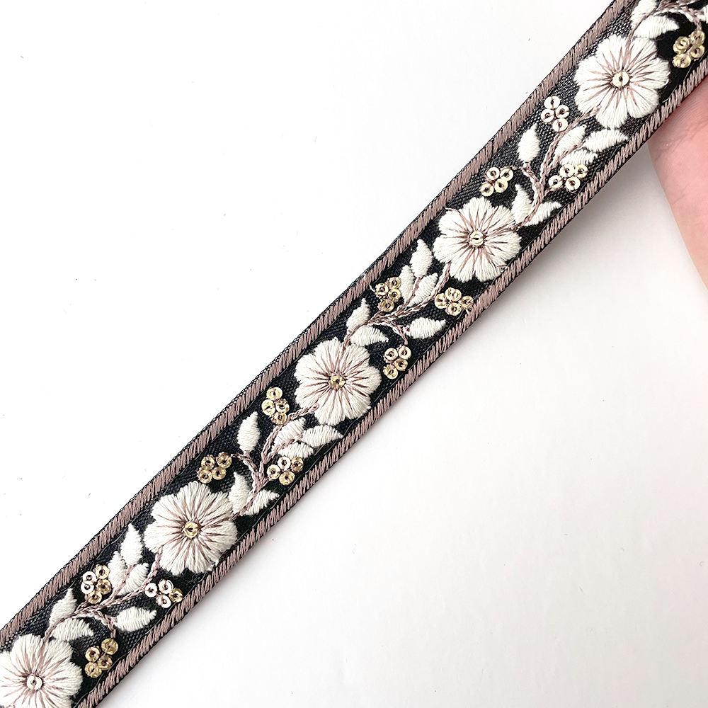 956 【 幅：2.5cm 】 インド刺繍リボン　ブラック　チュール　ピンクベージュ　ホワイト