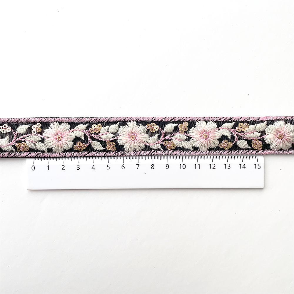 957 【 幅：2.5cm 】 インド刺繍リボン　ブラック　チュール　ピンク