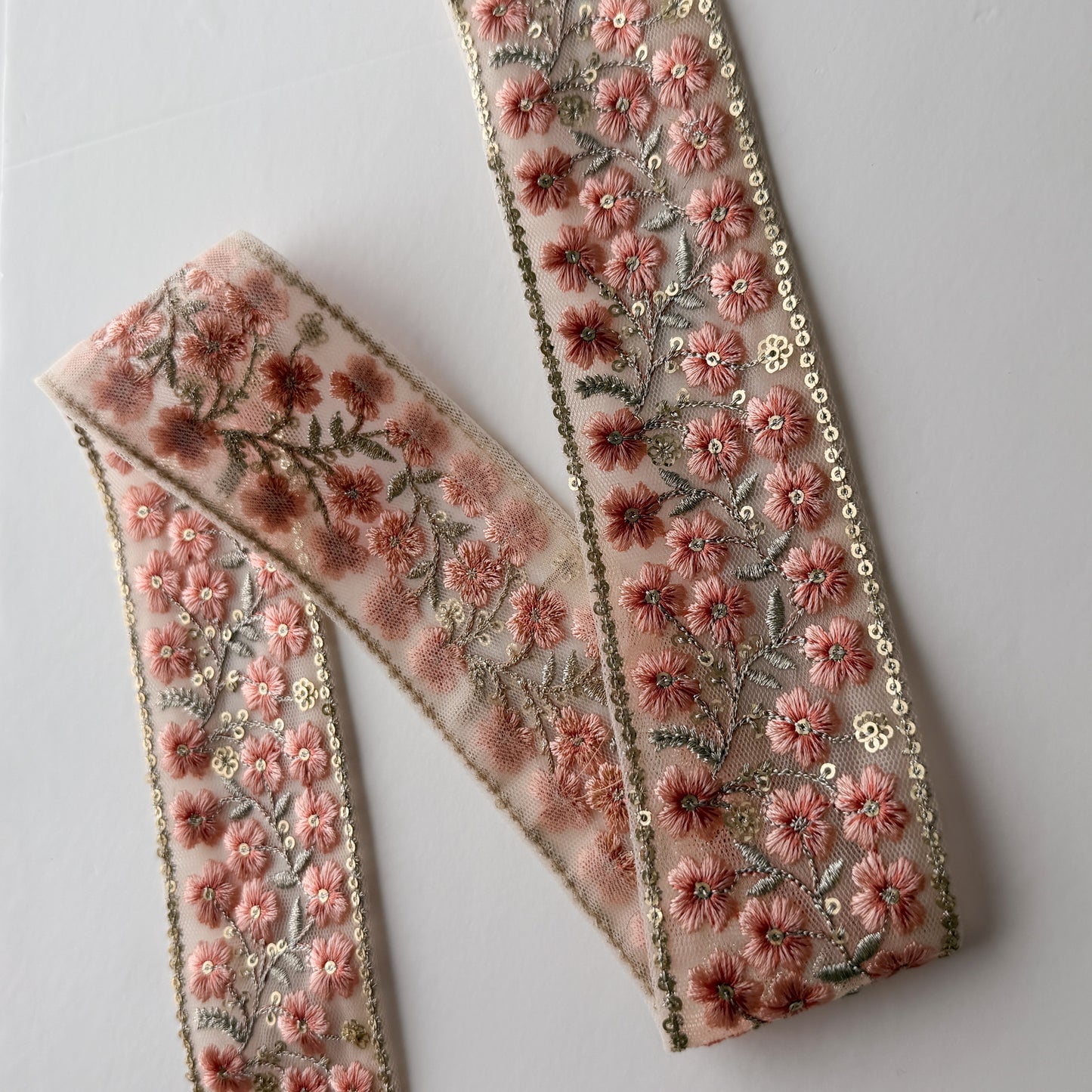 S353 インド刺繍リボン 5.5cm幅 チュール ミルフルール