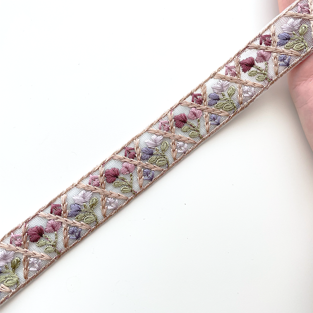 976 【 幅：2.5cm 】 インド刺繍リボン　ブルー　チュール　パープル　グリーン　ベージュ　紅