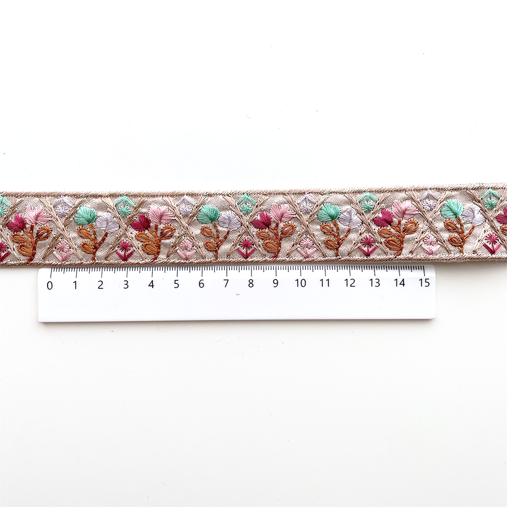 979 【 幅：3cm 】 インド刺繍リボン　ベージュ　布地　ミント　ブラウン　ピンク