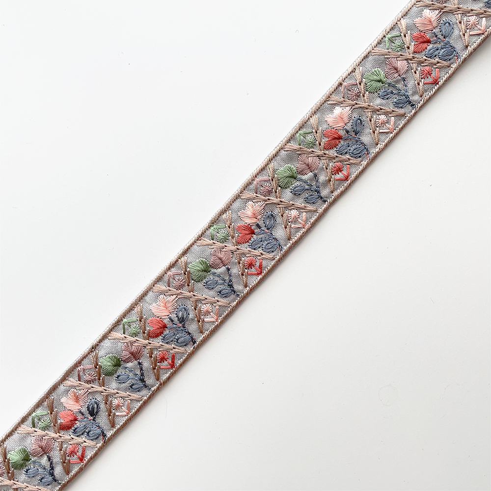982 【 幅：3cm 】 インド刺繍リボン　ブルー　布地　オレンジ　ピンク　ベージュ　グリーン
