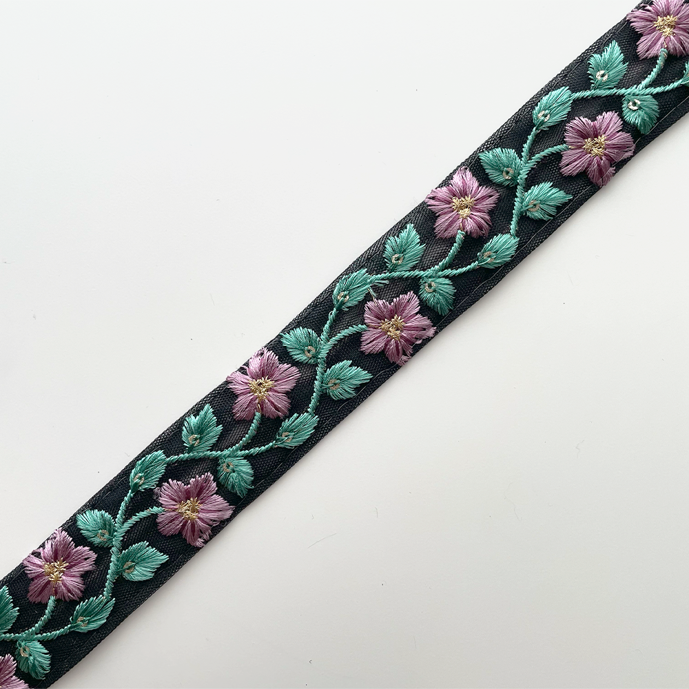 997 【 幅：3cm 】 インド刺繍リボン　ブラック　チュール　グリーン　パープル