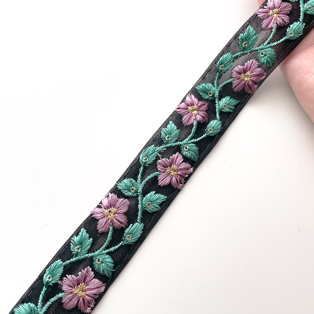 997 【 幅：3cm 】 インド刺繍リボン　ブラック　チュール　グリーン　パープル