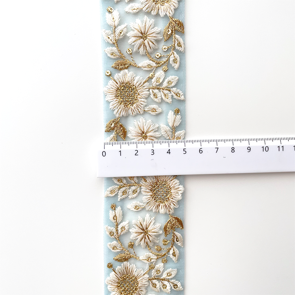 999 【 幅：5.5cm 】 インド刺繍リボン　水色　チュール　ホワイト　ゴールド