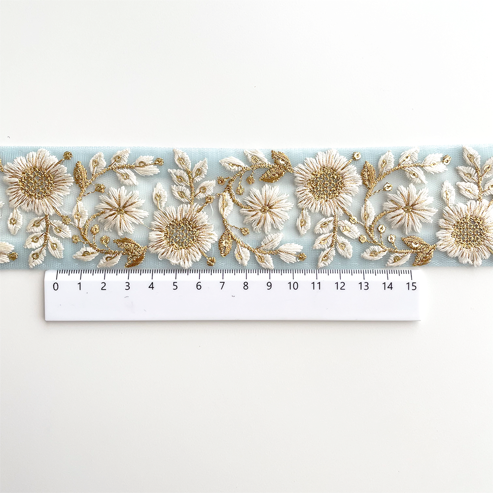 999 【 幅：5.5cm 】 インド刺繍リボン　水色　チュール　ホワイト　ゴールド