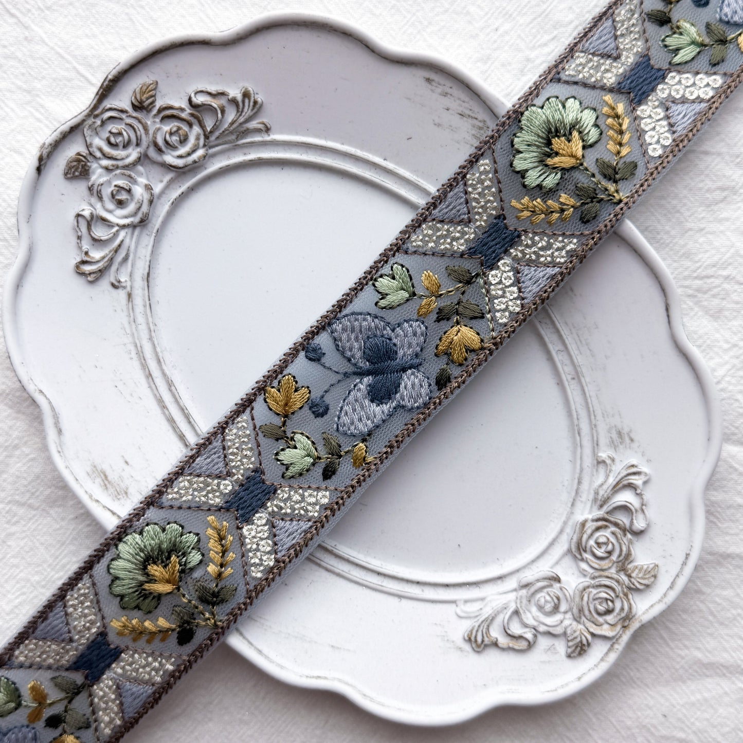S405 インド刺繍リボン 3.5cm幅 チュール