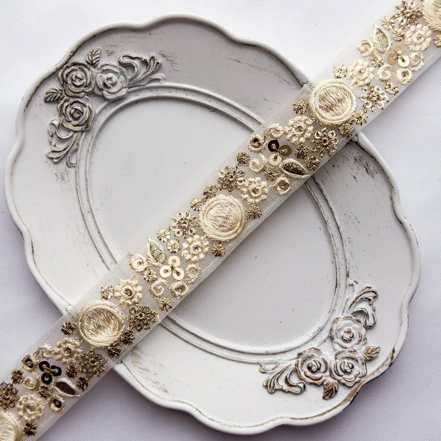 S414 インド刺繍リボン 2.5cm幅 チュール